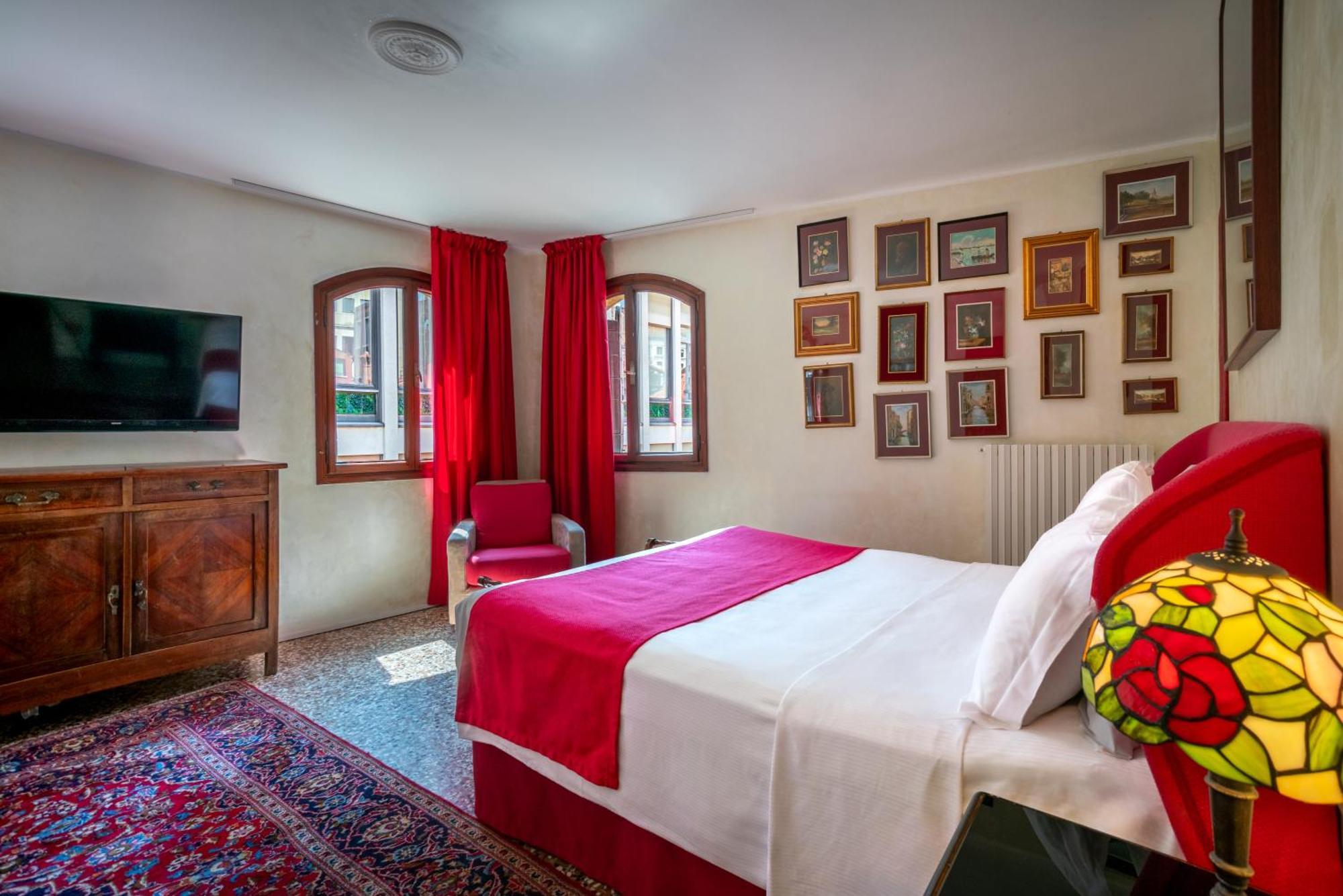 Отель Palazzo San Luca Венеция Номер фото