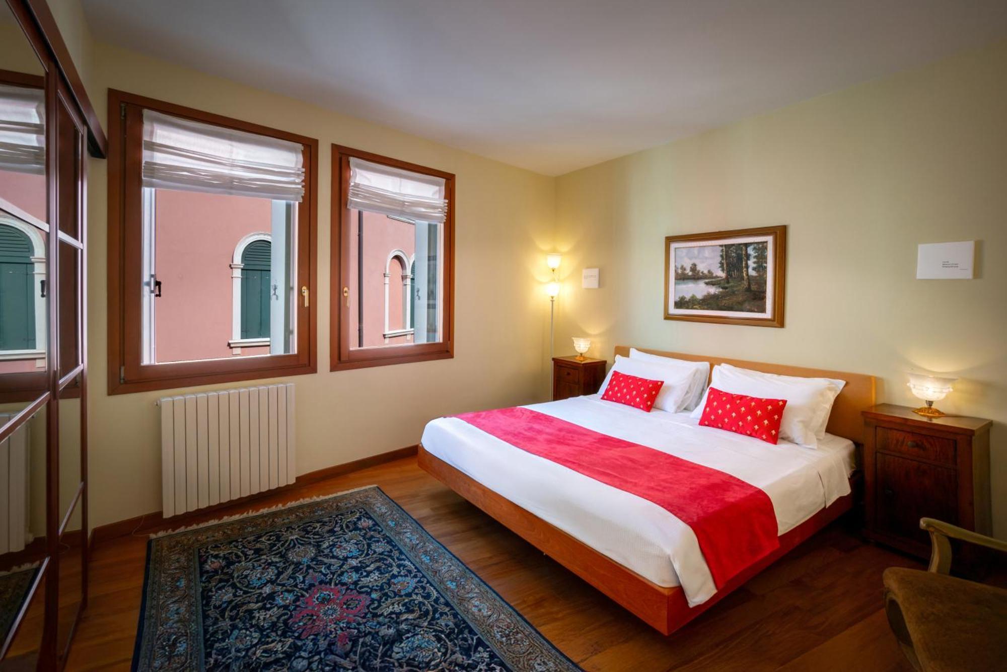 Отель Palazzo San Luca Венеция Номер фото